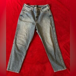 Hollister Women’s Ultra High-Rise Mom Jeans 10R w30R